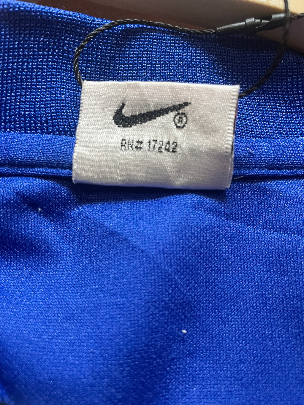 Nike Swoosh Vneck Sports Tee - Large