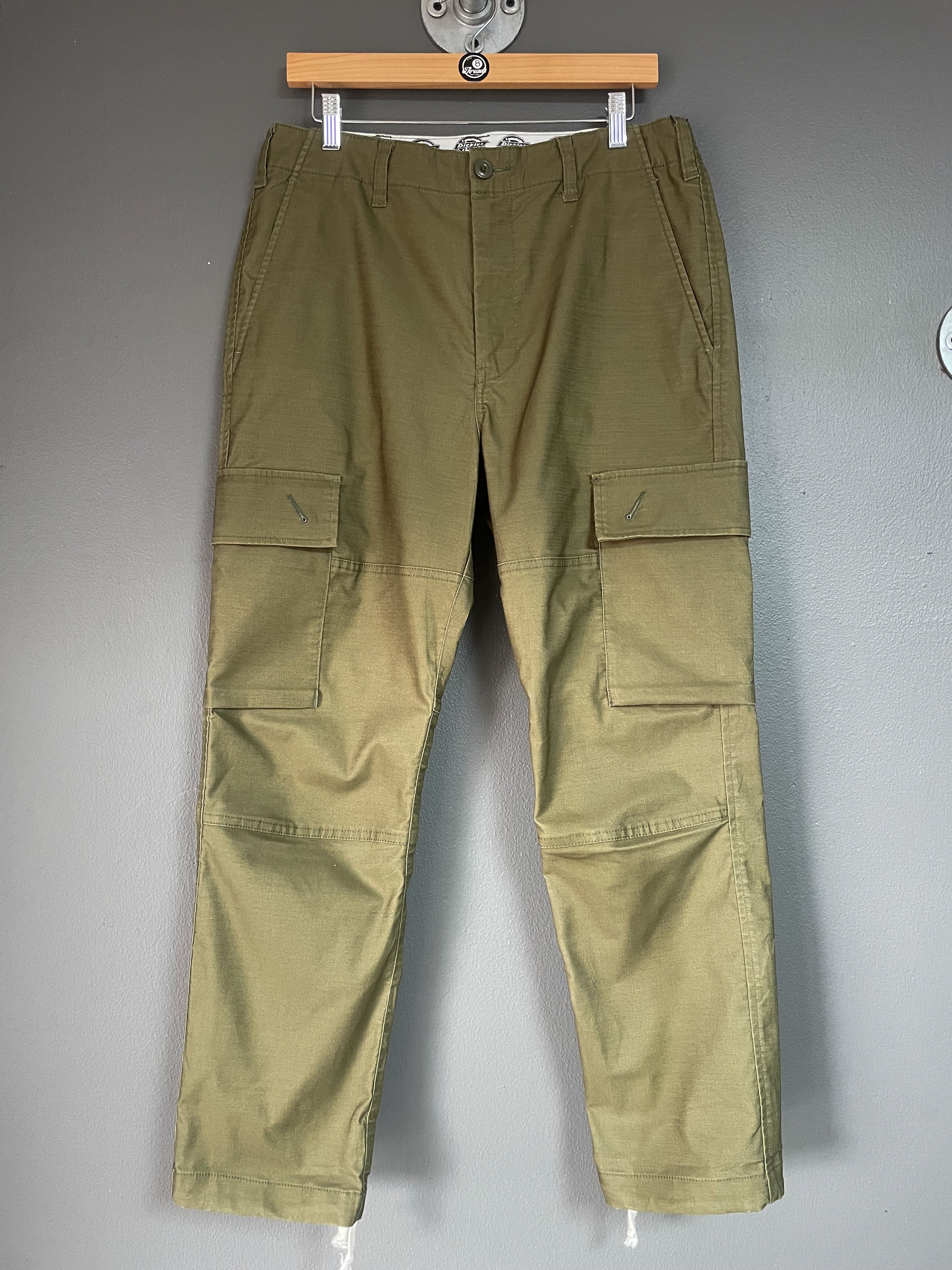 Dickeis Cargo Pants - 30 (Small)