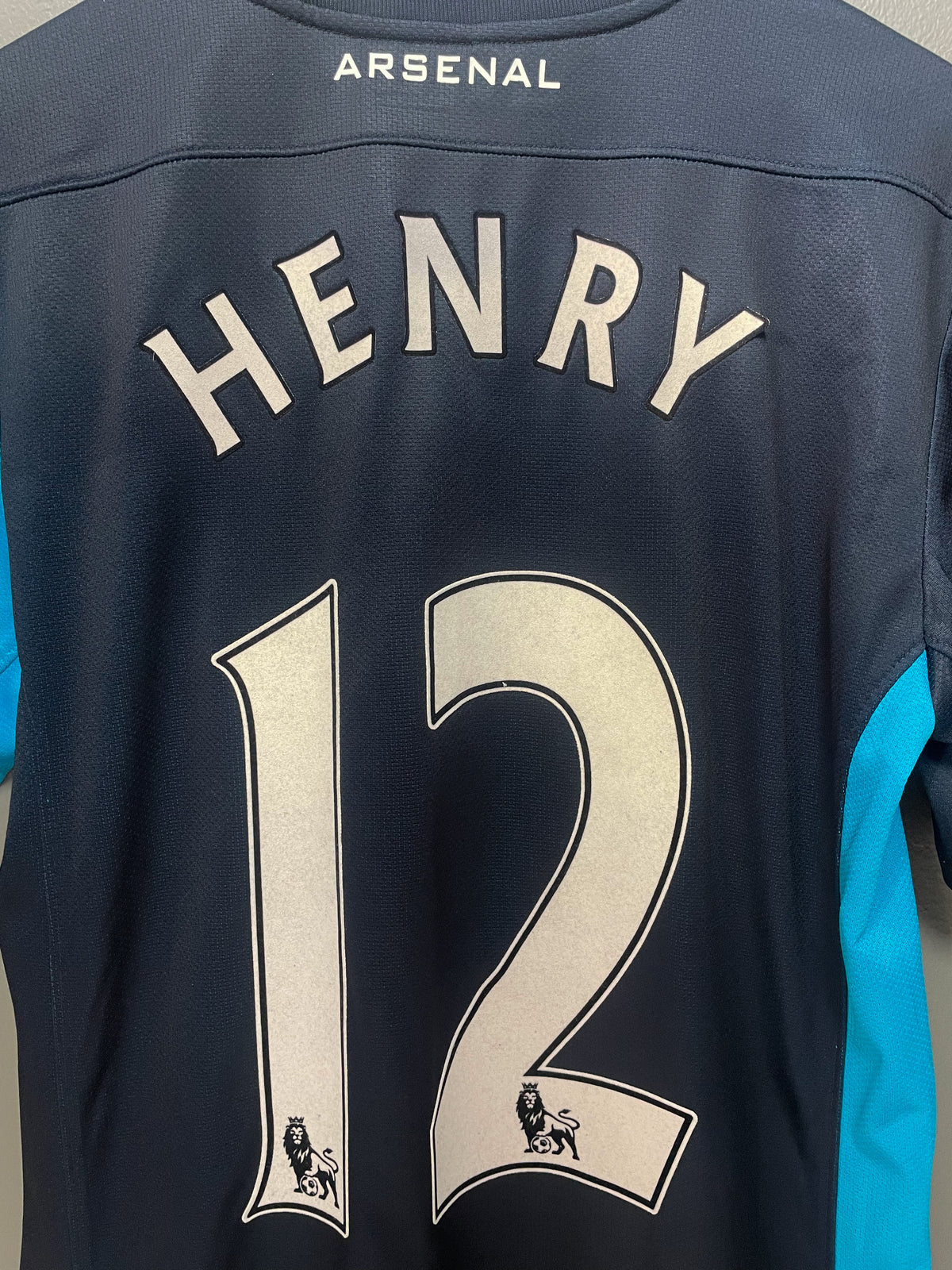 Arsenal 2011/12 Thierry Henry 125th Anniversary Nike Away Football Jersey - Small