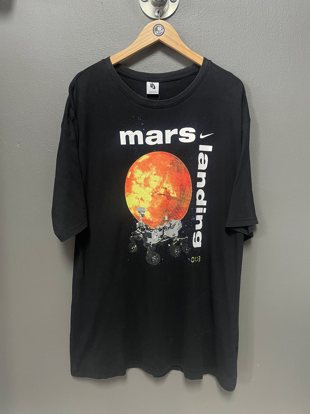 Nike Mars Landing Tee - Large