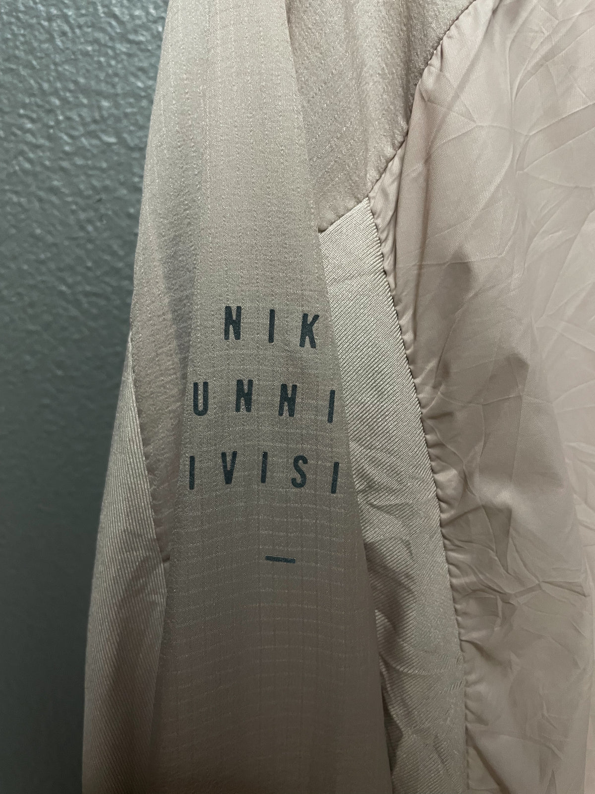 Nike Lightweight Ladies Running Jacket - Medium
