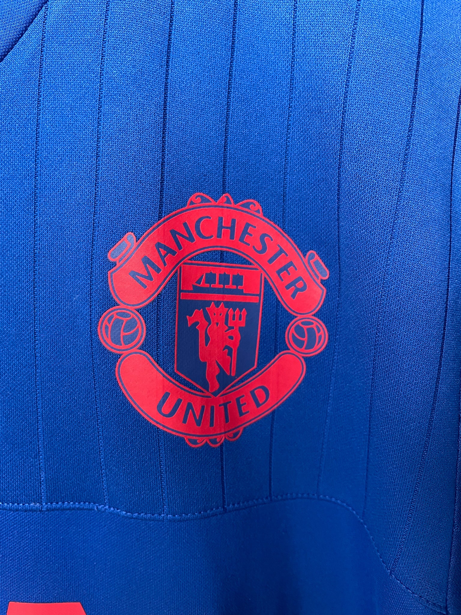 Manchester United 2015/16 Adidas Training Football Jersey - Large