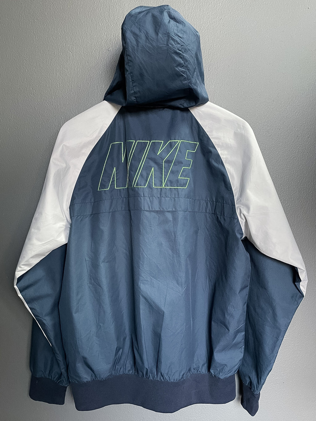 Nike Windrunner Jacket - Large