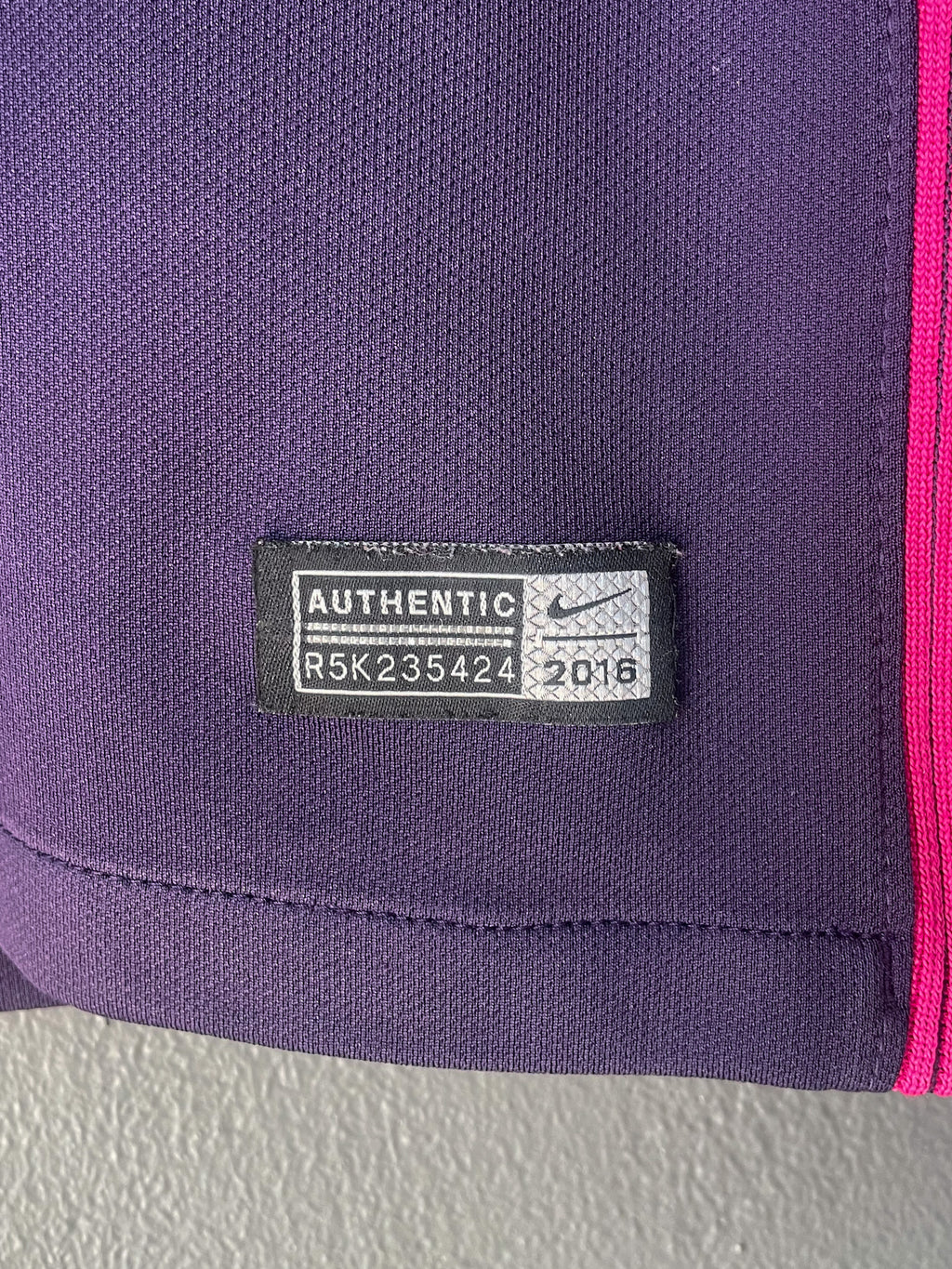 FC Barcelona 2016/17 Nike Away Football Jersey - Medium