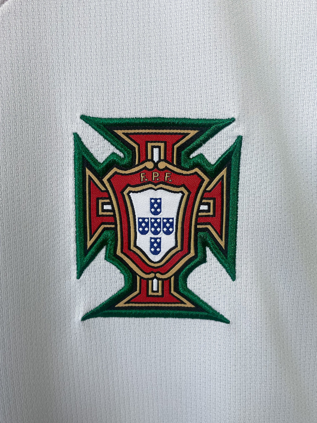 Portugal 2008/10 Nike Away Fpotball Jersey - Large