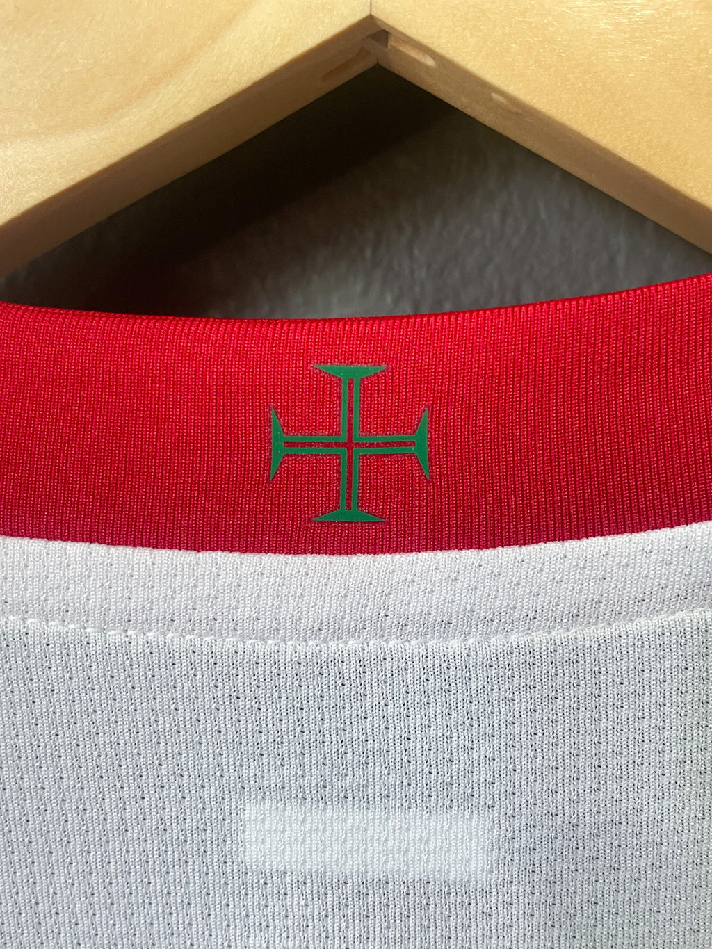 Portugal 2008/10 Nike Away Fpotball Jersey - Large