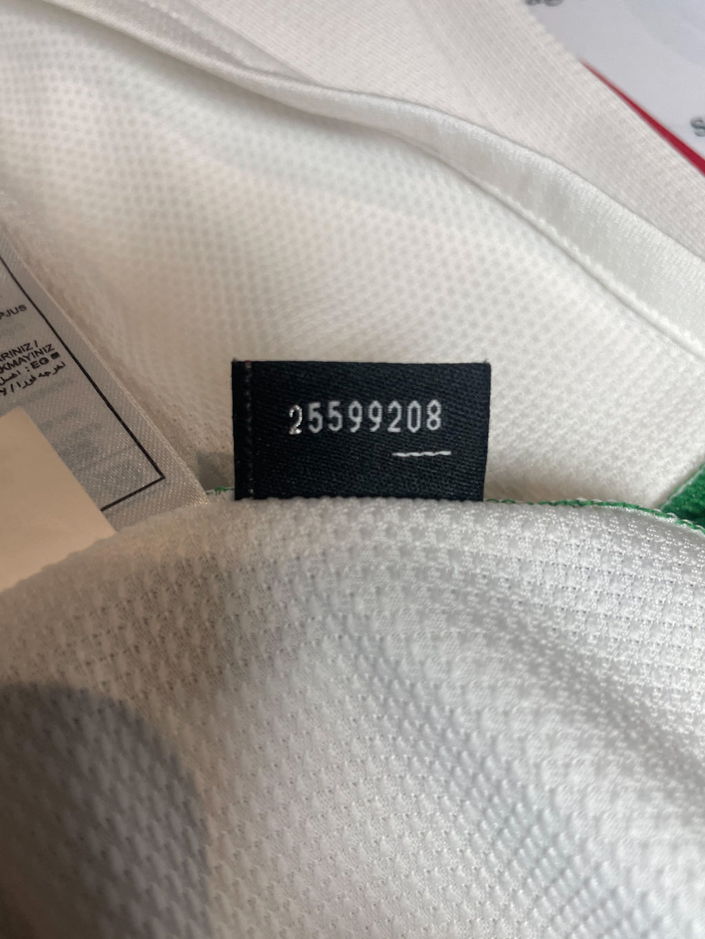 Portugal 2008/10 Nike Away Fpotball Jersey - Large