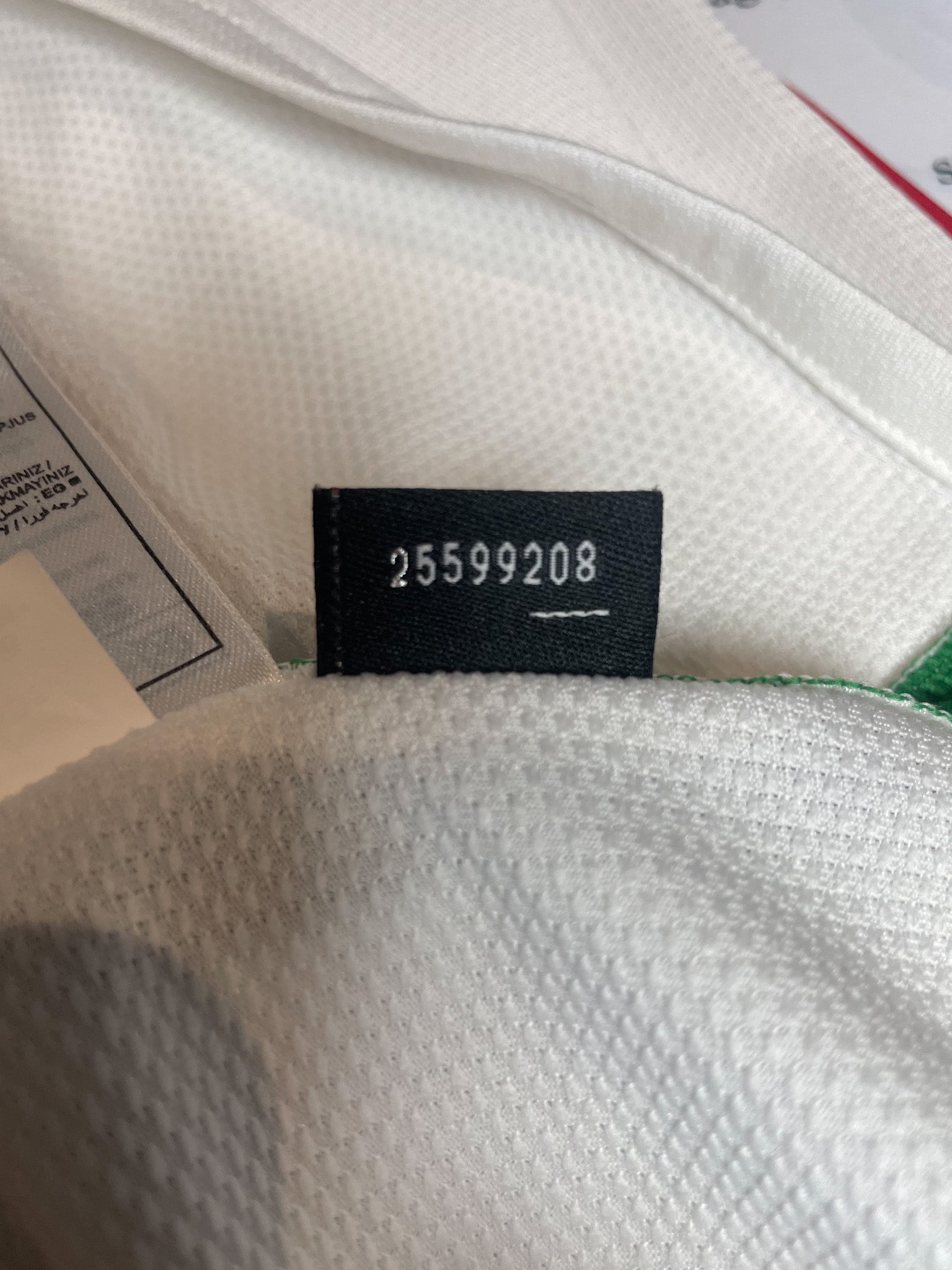 Portugal 2008/10 Nike Away Fpotball Jersey - Large