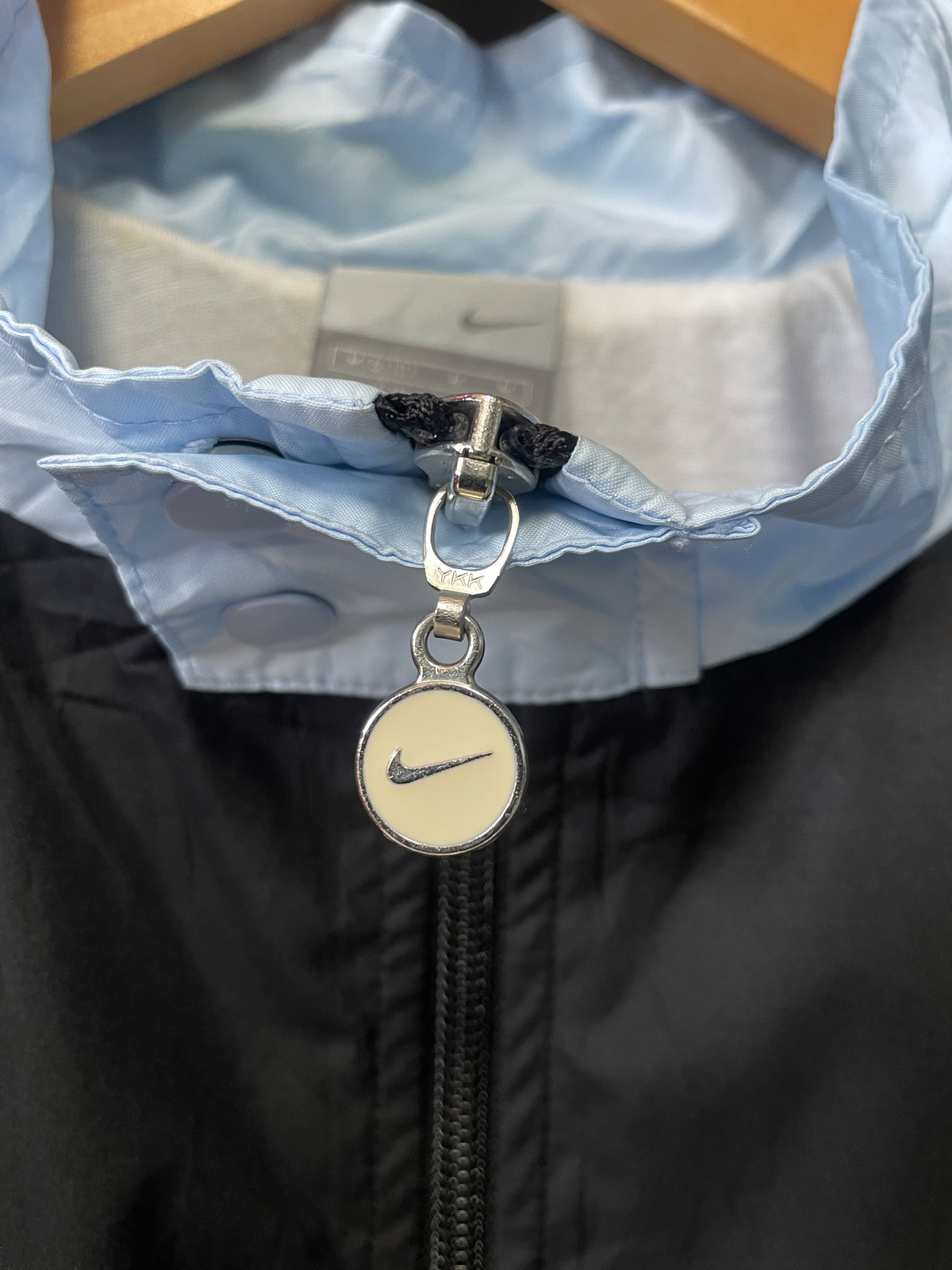 Nike Lightweight Ladies Jacket - Medium