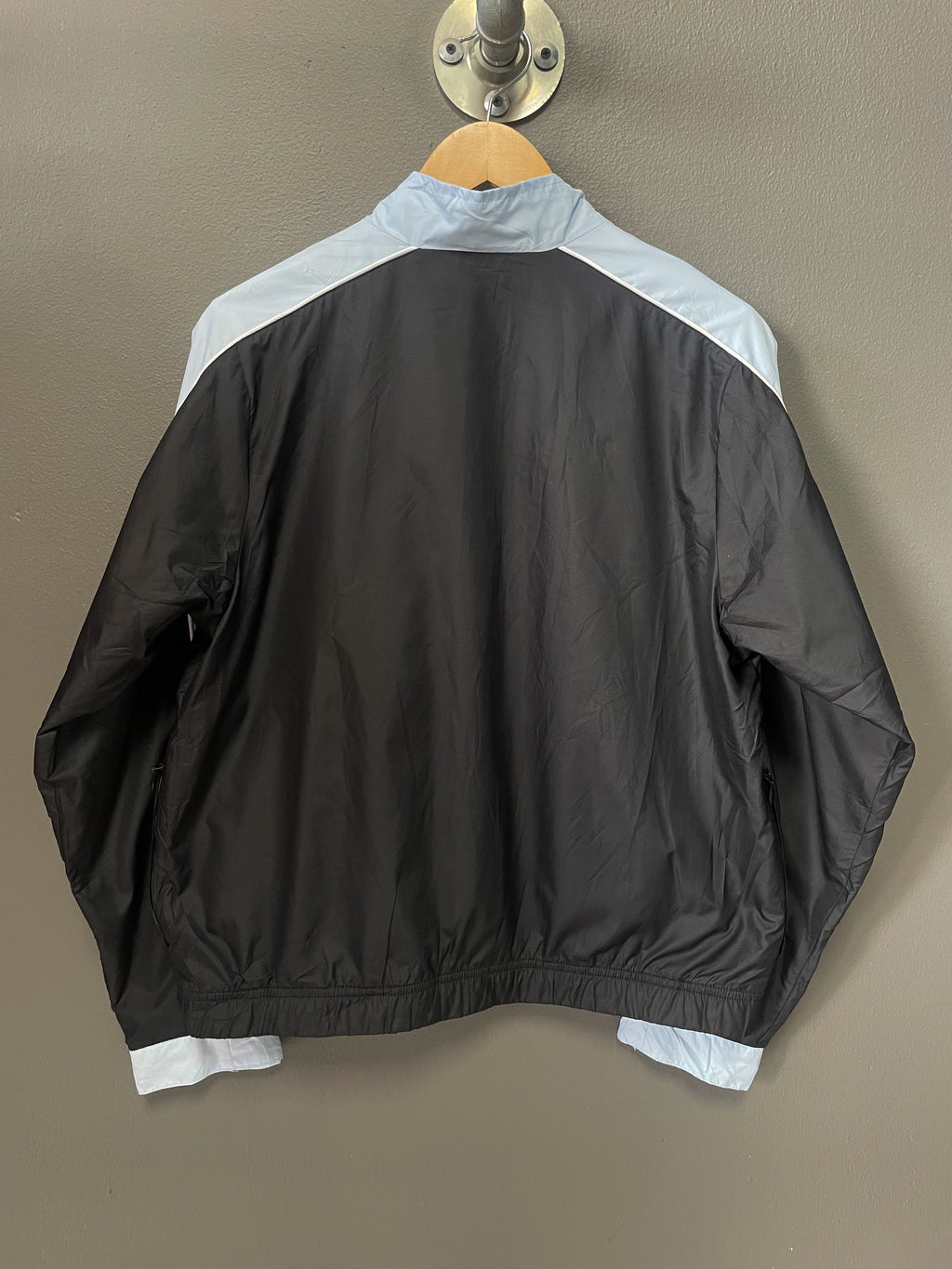 Nike Lightweight Ladies Jacket - Medium